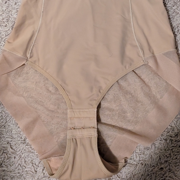 Azazie One Piece Seamless Shaping Bodysuit - Picture 3 of 4